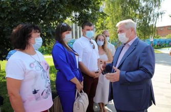 Голубев с жителями Константиновска