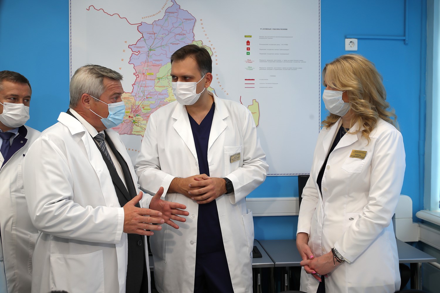 Вице-премьер Татьяна Голикова и губернатор Василий Голубев обсудили планы развития донского здравоохранения﻿