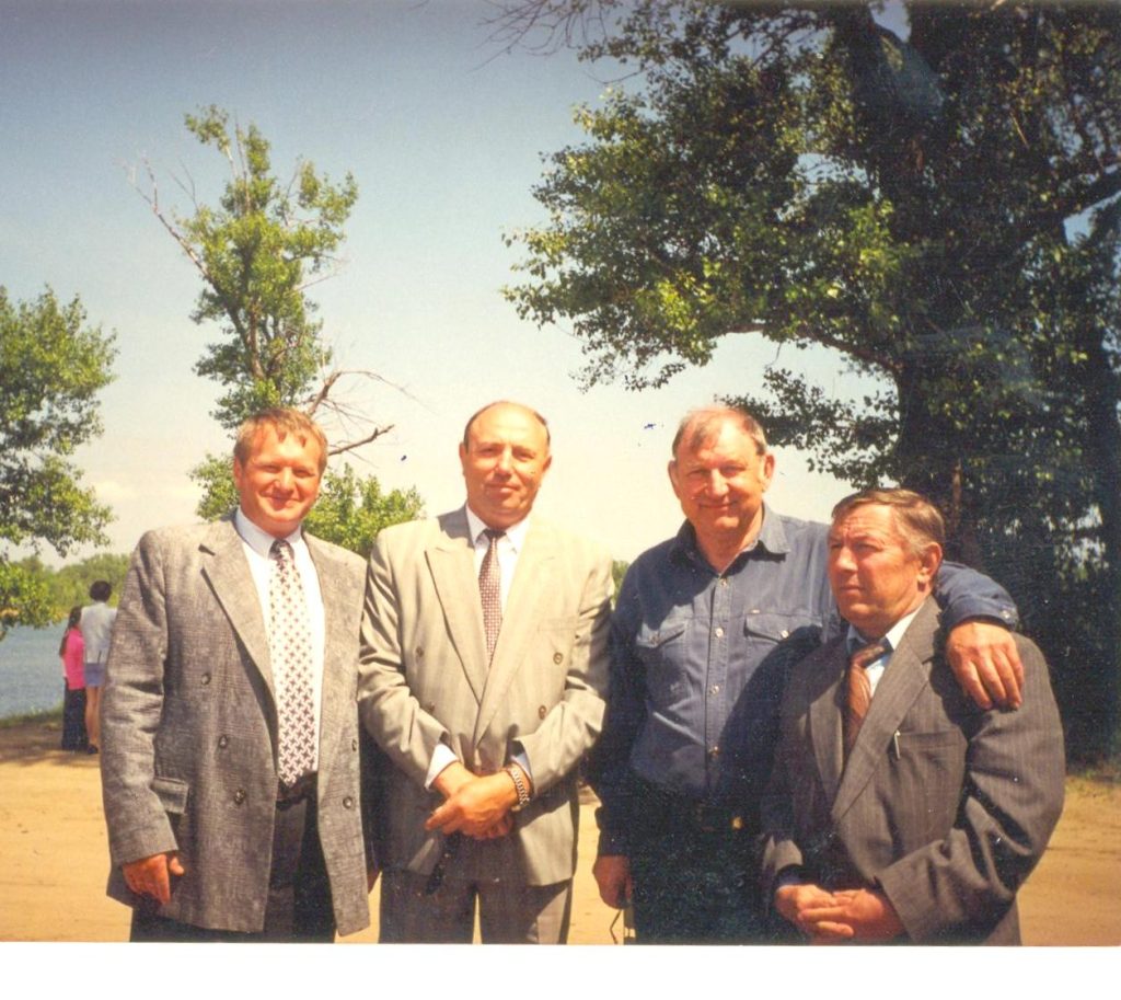 Администрация района. Меленцов Н.П. Ткачев В.Г., Сотников Н.А., Маркин М.Ф. 1996 год