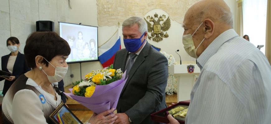 голубев поздравил юбиляров