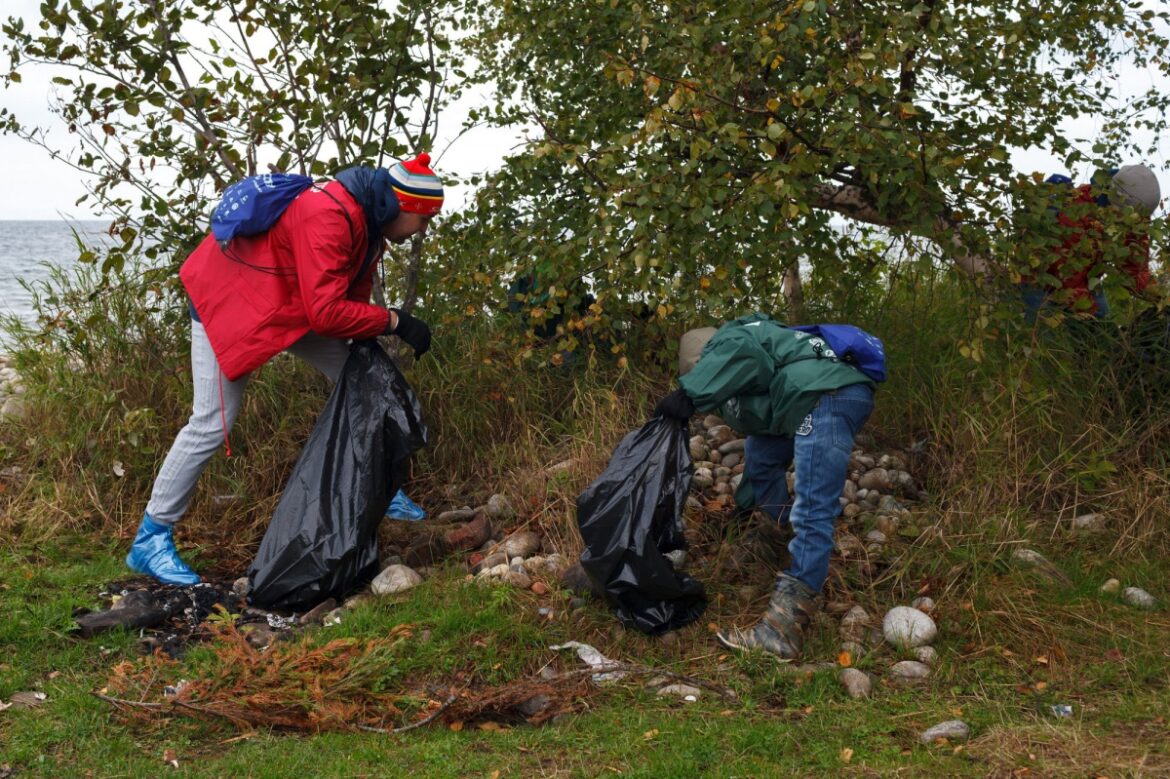 Жителей Волгодонского района призвали убирать за собой мусор после отдыха на природе