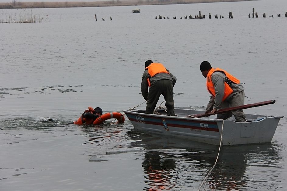 В Ростовской области стартовал месячник безопасности на воде в зимний период