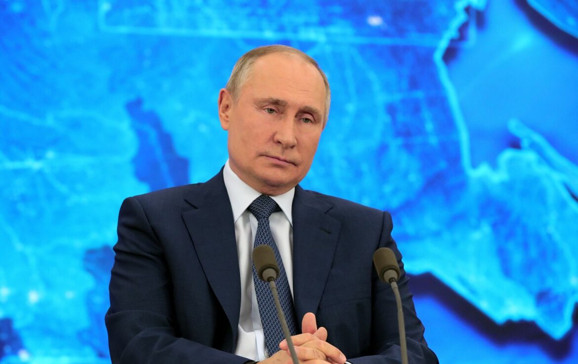На пресс-конференции Владимир Путин поздравил строителей с рекордным успехом в 2021 году