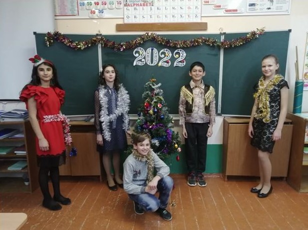 В Пирожковской школе состоялся Новогодний праздник для учащихся 5-9 классов