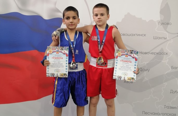 Юные боксеры из Волгодонского района взяли серебро на первенстве Волгодонска