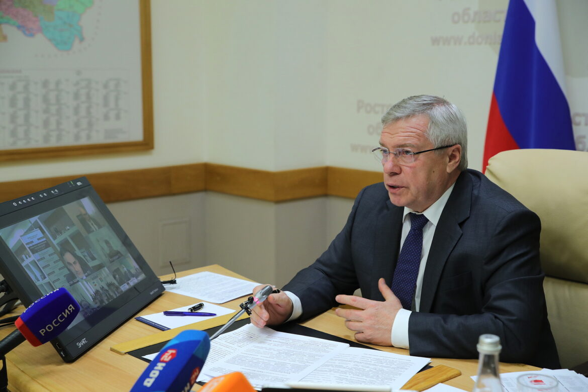 Василий Голубев поручил активизировать работу всей системы донского здравоохранения