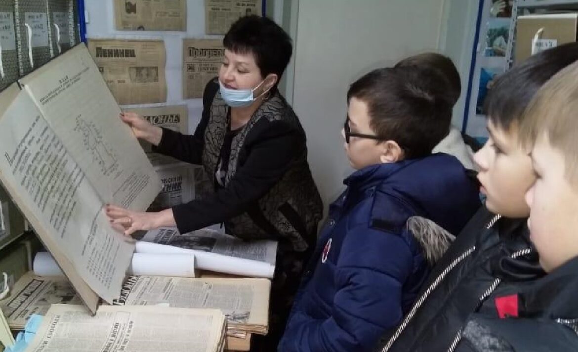 Учащиеся Романовской школы познакомились с историей районной газеты