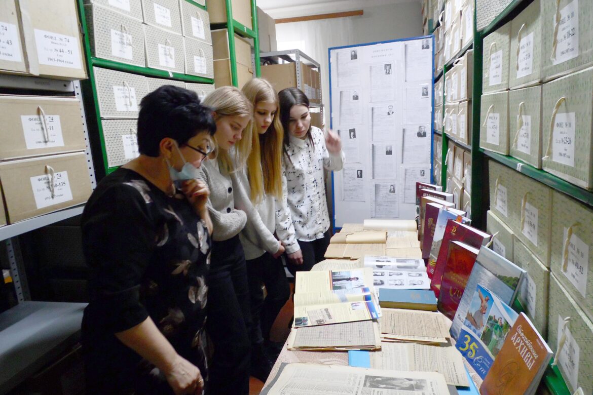 Выставка документов военных лет состоялась в районом архиве Администрации Волгодонского района