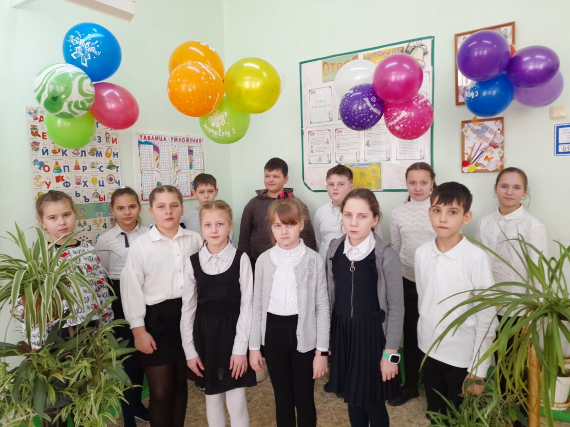 В начальных классах Рябичёвской школы прошёл праздник, посвящённый Дню защитника Отечества