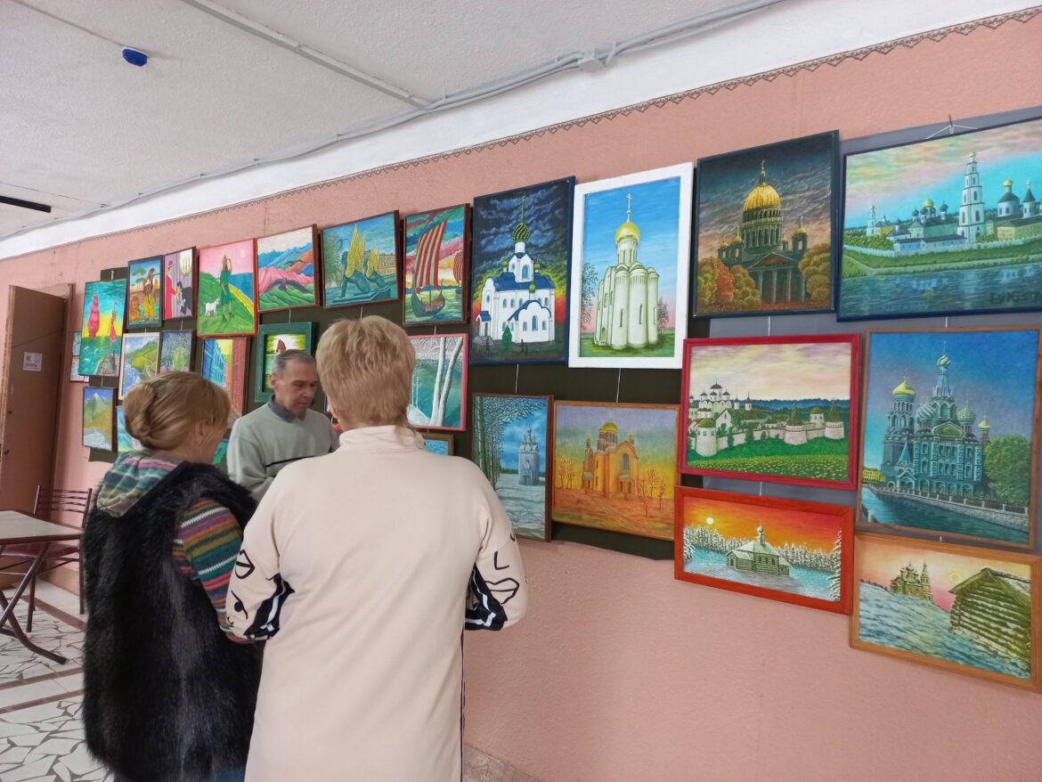 Выставка картин Евгения Кистанова состоялась в Лагутнинском сельском Доме культуре