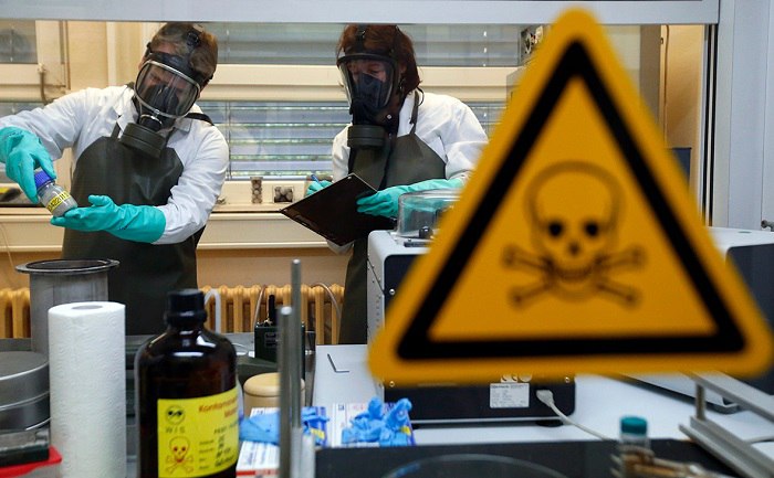 Возбудители чумы и холеры: в лабораториях Украины разрабатывали биологическое оружие