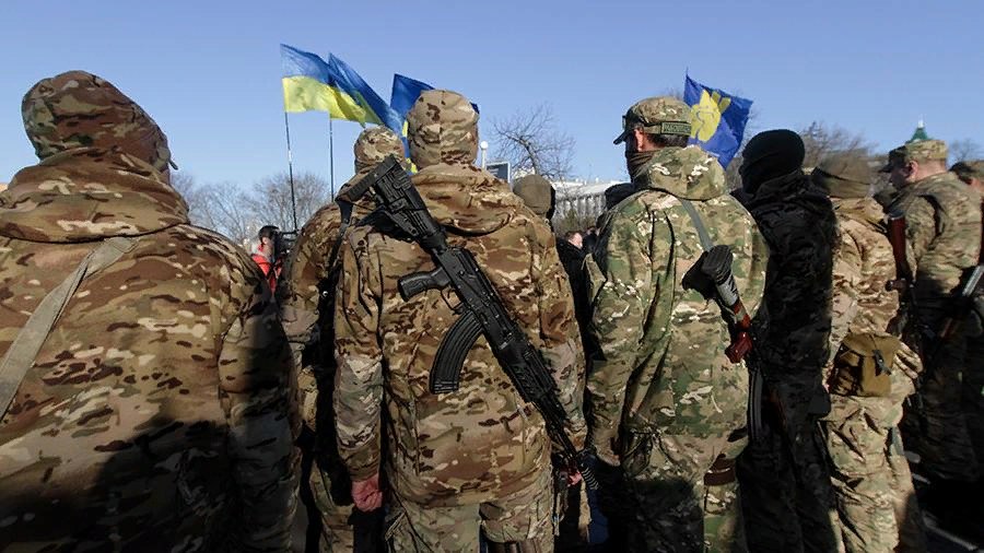 Схож с религиозным: эксперт рассказал об истоках украинского экстремизма