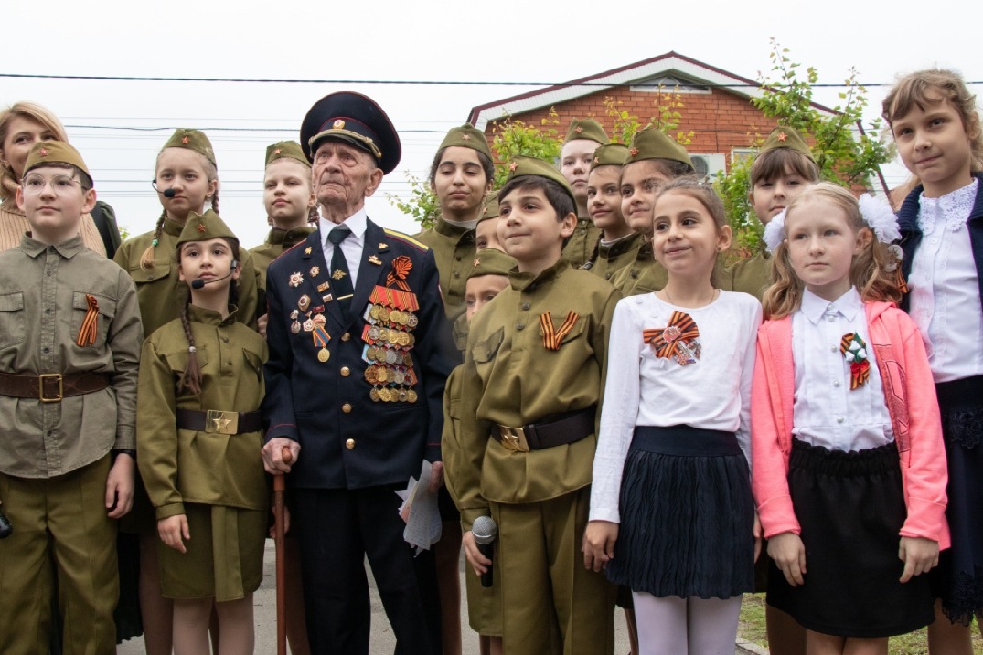 100 персональных парадов для ветеранов Великой Отечественной войны провели юнармейцы в Ростовской области