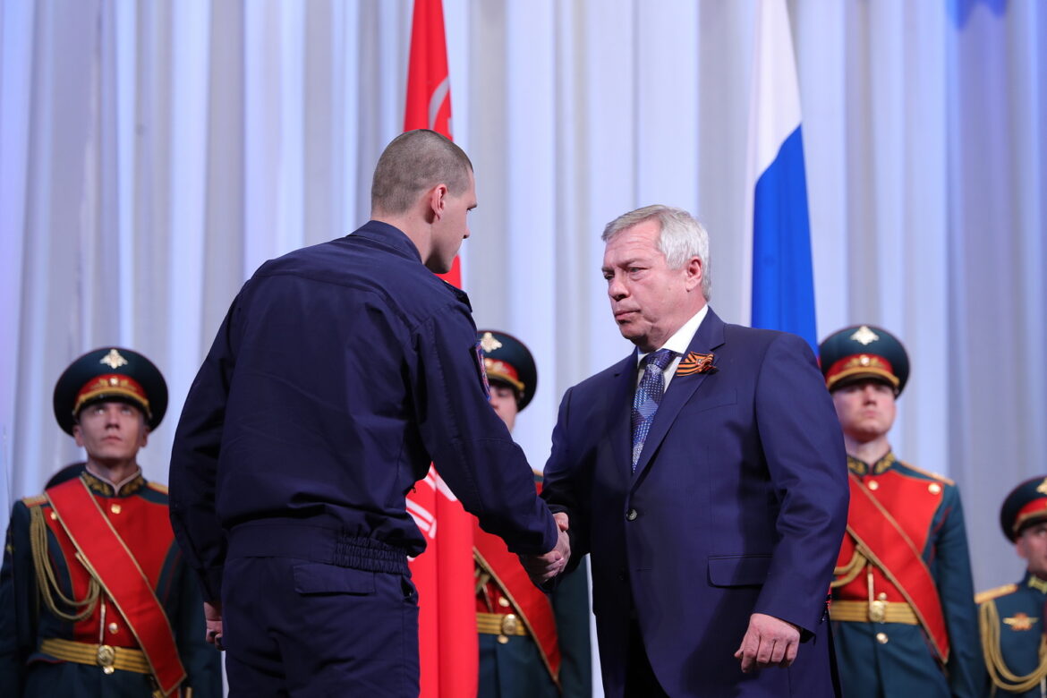 Василий Голубев вручил первые медали Алексея Береста
