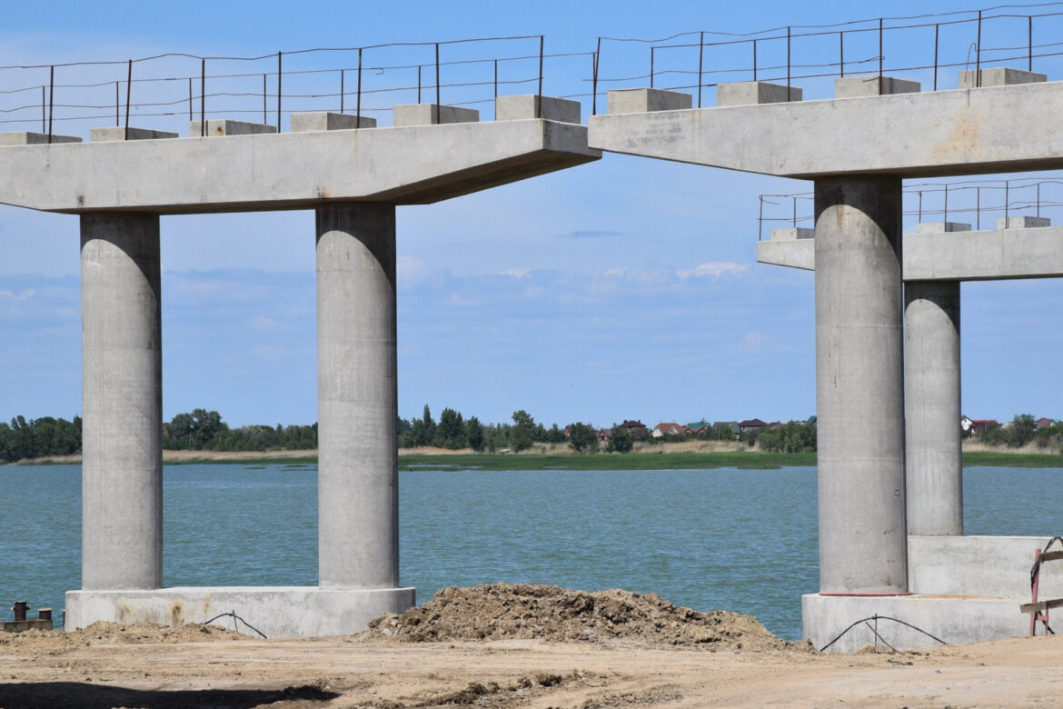 В Волгодонске при строительстве моста использовано уже более 61 тыс. кубометров бетона