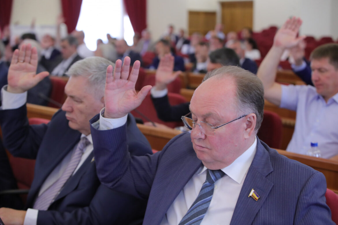 Депутаты «за» предложение губернатора о присвоении почетного звания