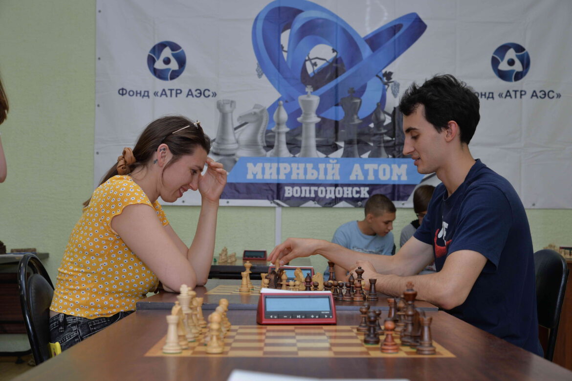 Ростовская АЭС: шахматный фестиваль «Мирный атом-2022» собрал в Волгодонске более 250 шахматистов со всей России