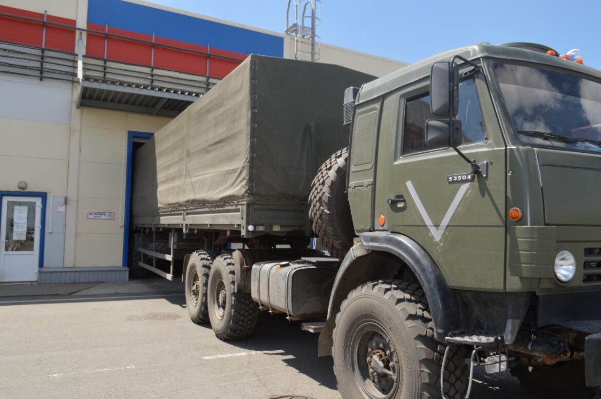 Десять грузовых автомобилей с гуманитарным грузом направились на территорию ЛДНР из Ростовской области
