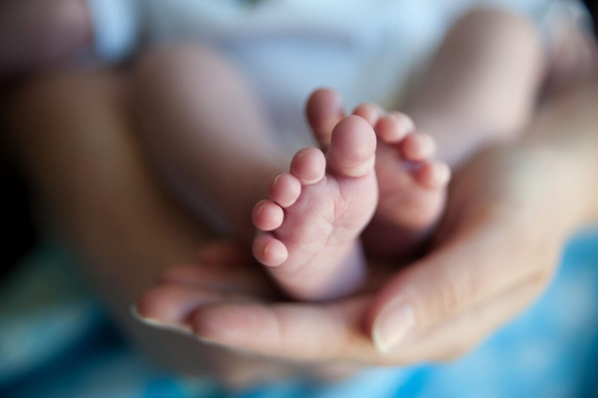 Наследственные заболевания новорожденных будут выявлять на второй день жизни