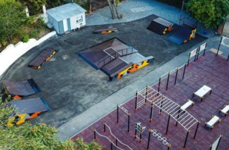 спортивная площадка