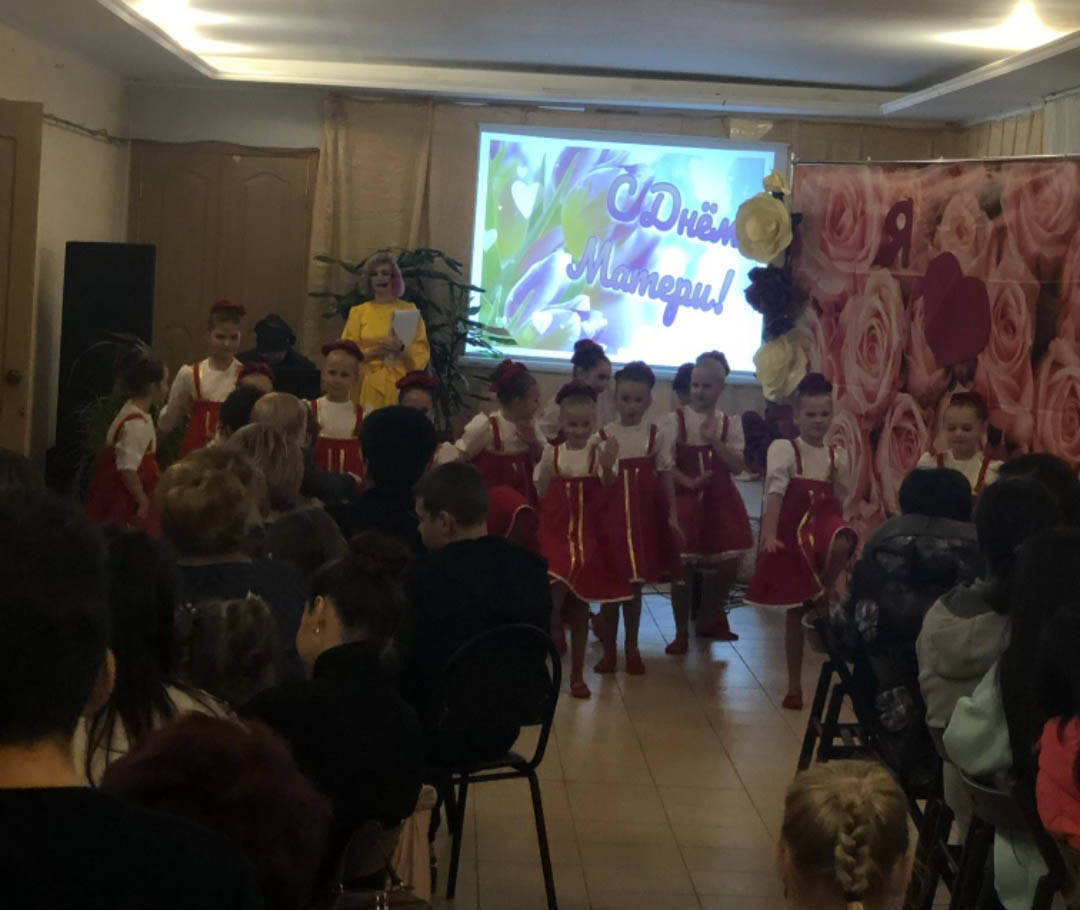 В Романовской состоялась концертно-развлекательная программа «4 буквы длиною в жизнь!»