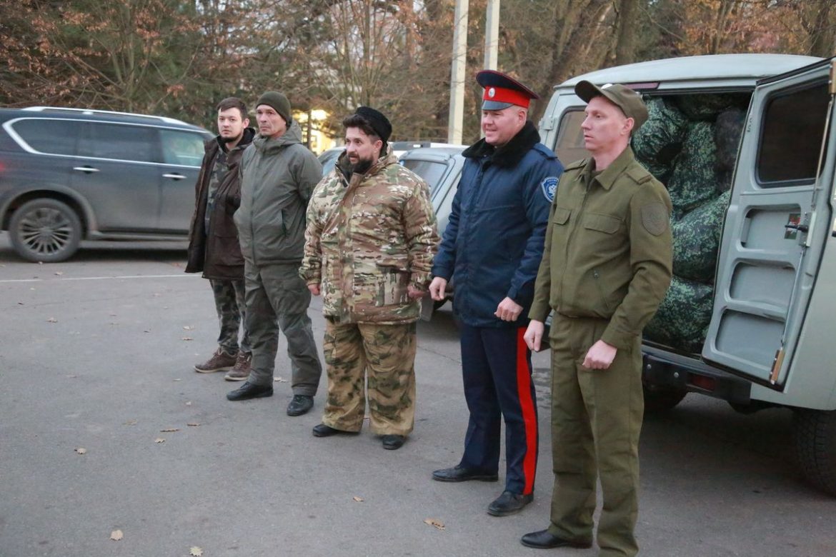 Очередную партию помощи передали казакам-добровольцам сводного отряда «Дон»