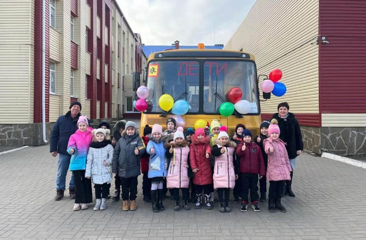 Новый автобус получила Романовская школа