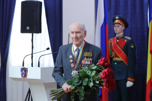 Донской губернатор поздравил фронтовика Василия Ивановича Добрицу с 98-летием
