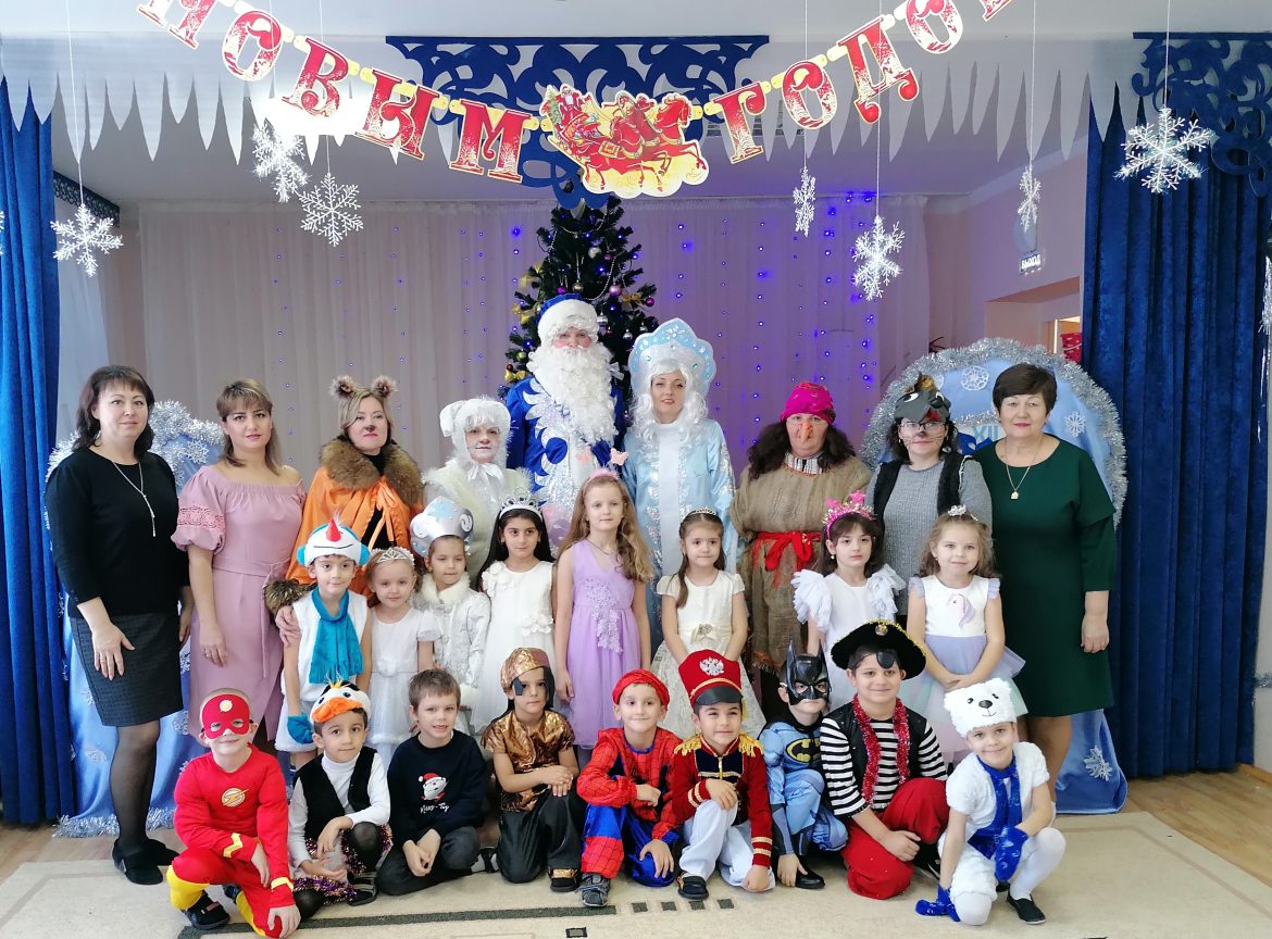 Новогодние праздники в детском саду «Родничок»