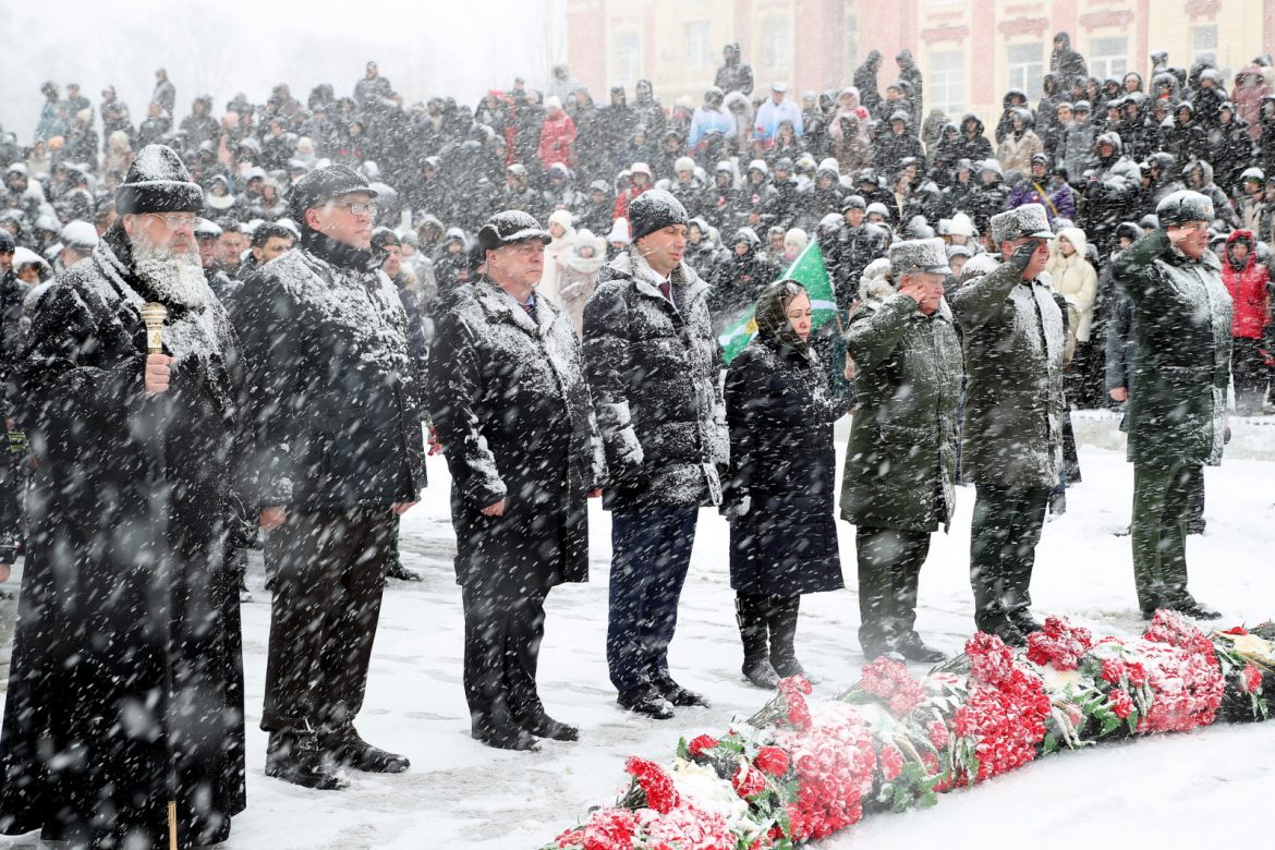 В годовщину 80-летия освобождения Ростова-на-Дону от фашистской оккупации губернатор почтил память советских воинов