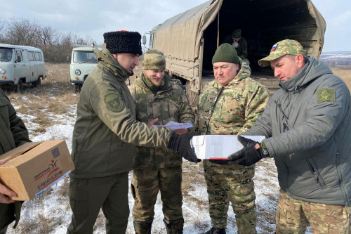 Казакам и военнослужащим, мобилизованным из Ростовской области, передали четыре автомобиля