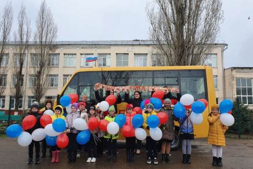 В Ростовской области муниципалитеты получили 16 новых автобусов для сельских школ