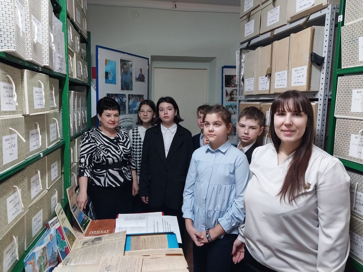 Экскурсия в хранилища архива Волгодонского района