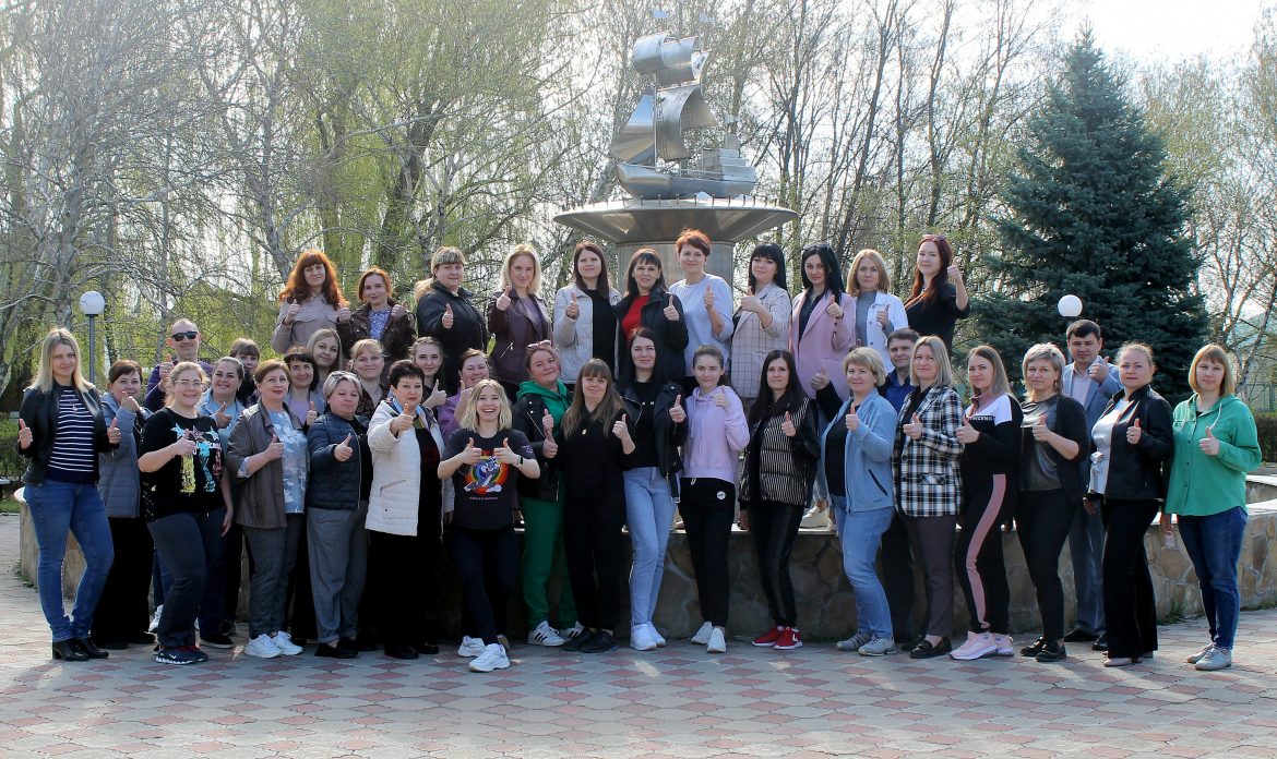 Семейной зарядкой и общерайонным марафоном «7 шагов к ЗОЖ» отметили Всемирный День здоровья в Волгодонском районе