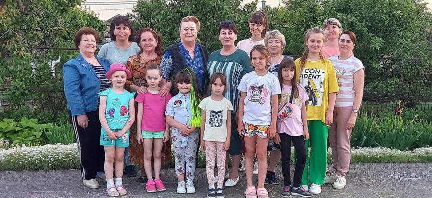 дружные соседи