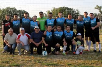 футболисты