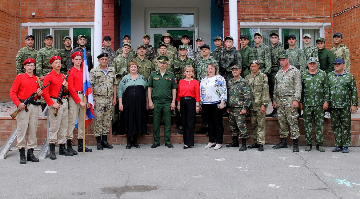 «Донцы»  и юнармейцы Волгодонского района постигают азы военной подготовки