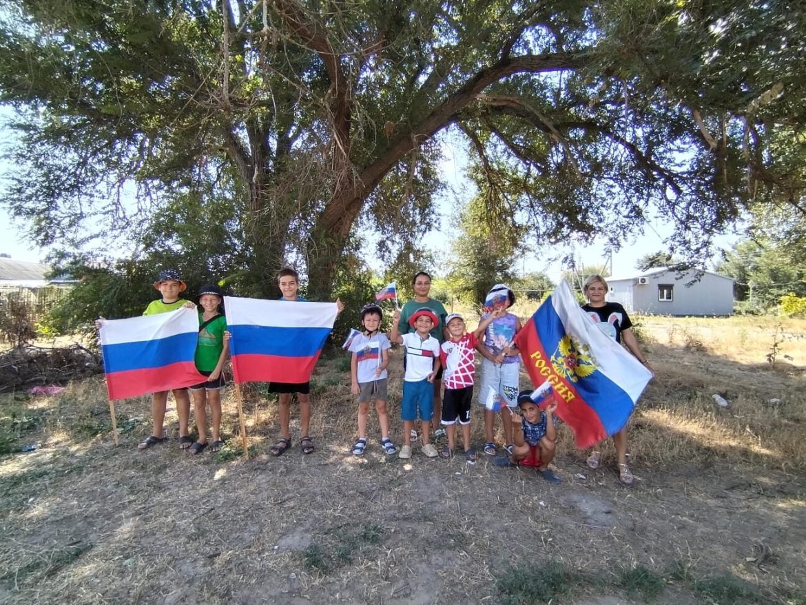 В Лагутниках состоялся  велопробег ко Дню государственного флага