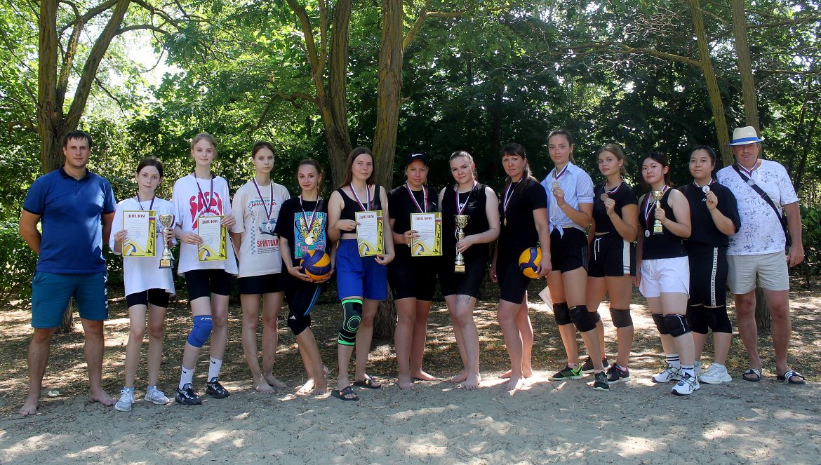 В Волгодонском районе завершились соревнования по пляжному волейболу среди мужских и женских команд