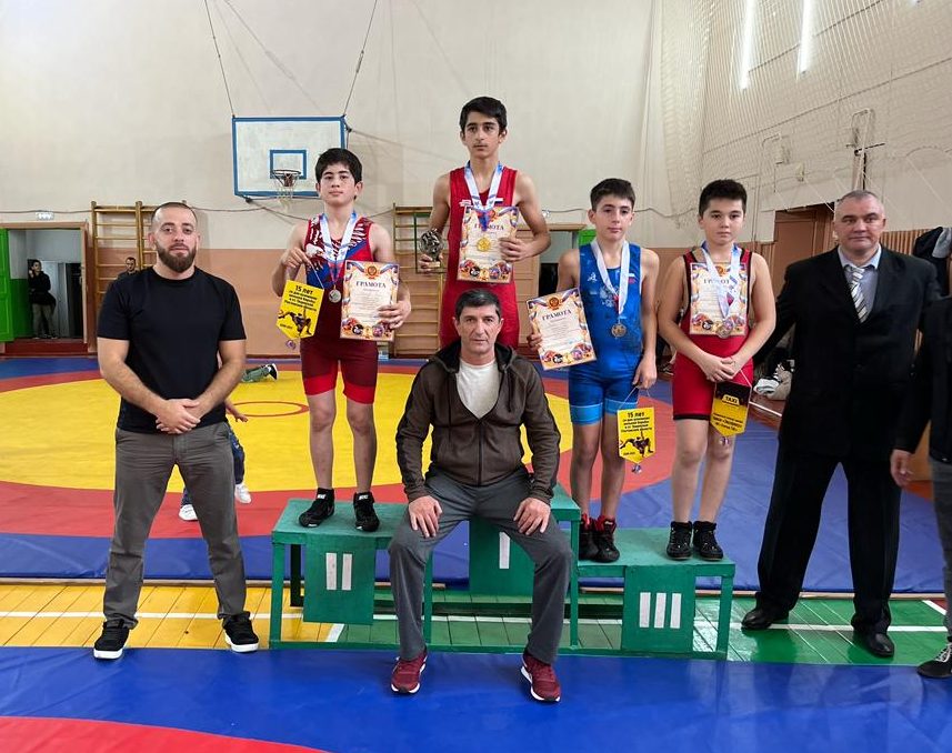 Победителем соревнований по борьбе стал воспитанник спортивной школы Волгодонского района