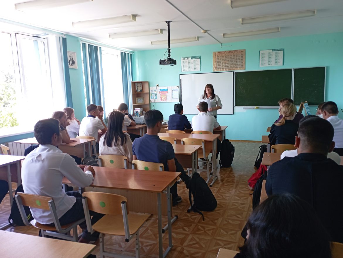 Урок информационной грамотности в Мокро-Соленовской школе