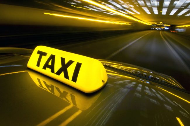 В России введен запрет на работу в такси людям, имеющим более трех неоплаченных штрафов