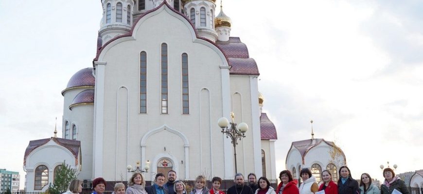 храм