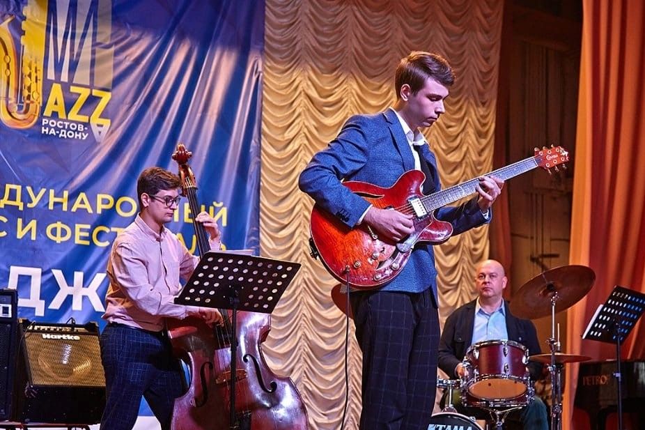 Международный конкурс молодых исполнителей и фестиваль «Мир джаза» проходят на Дону