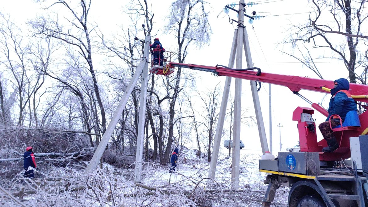 «Россети Юг» восстановили электроснабжение населенных пунктов Ростовской области после ледяной стихии