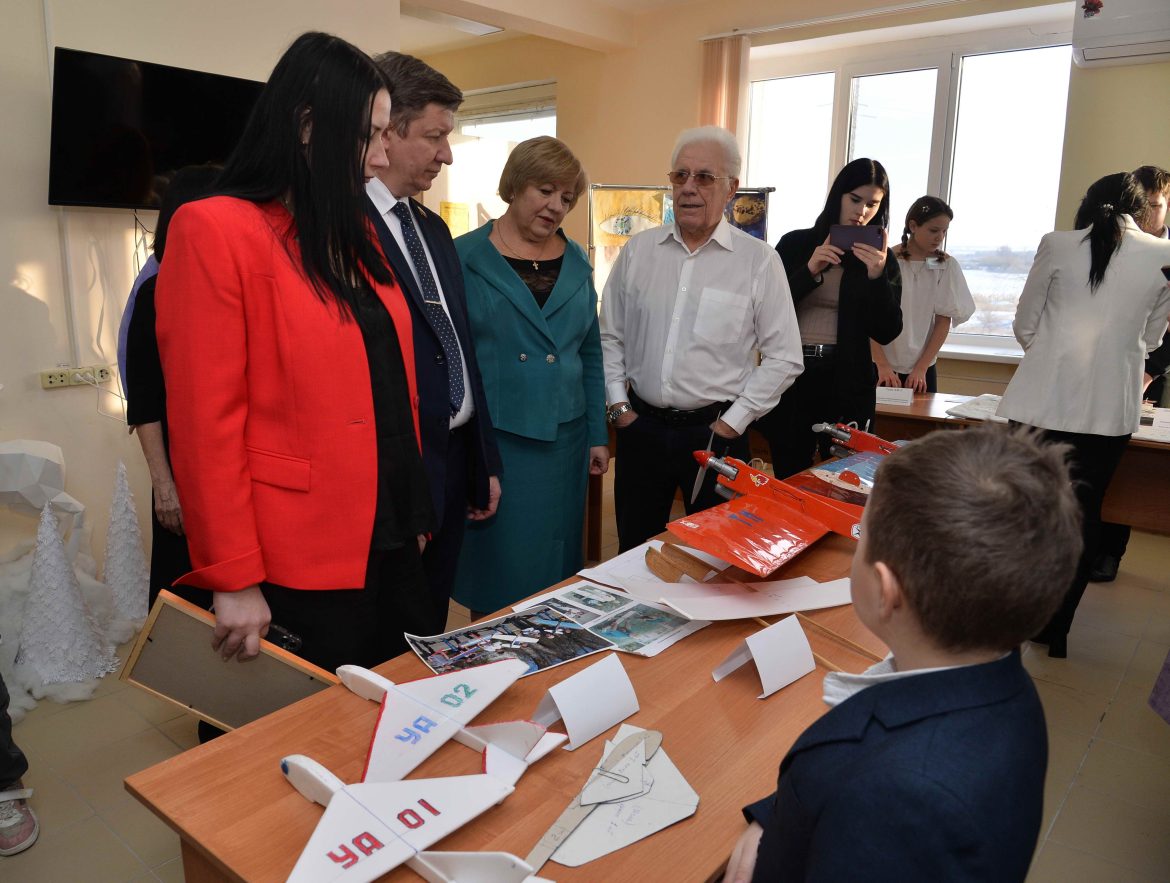 При поддержке Ростовской АЭС в Волгодонске стартовала XVI зональная открытая научно-практическая конференция Академии юных исследователей