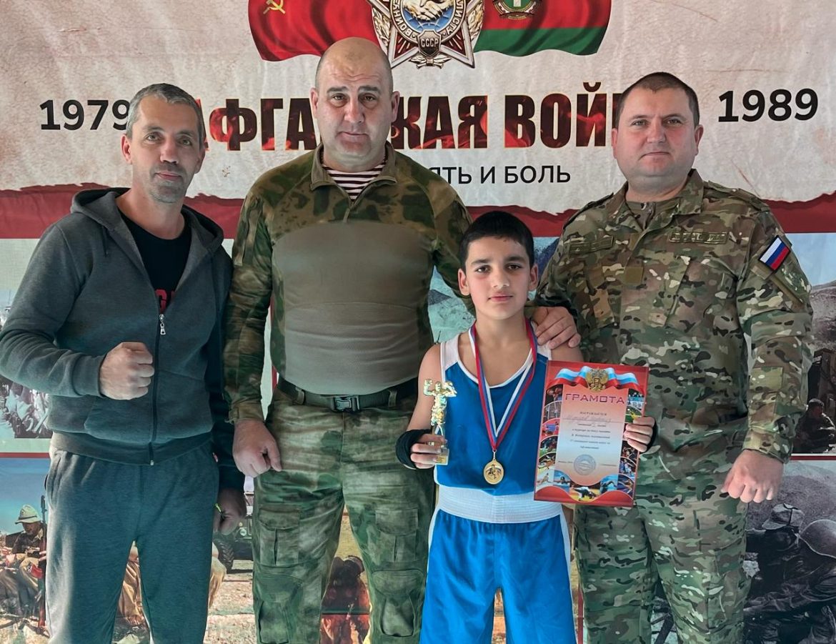Турнир по боксу в Семикаракорске добавил золота в копилку побед юных боксёров спортивной школы