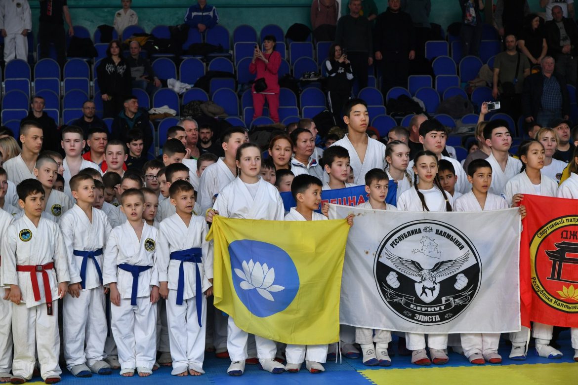 Более 380 юных борцов собрал в Волгодонске турнир по рукопашному бою, прошедший при поддержке Ростовской АЭС
