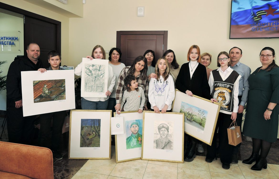 Награждены победители конкурса детского рисунка «Нарисуй Защитника Отечества»