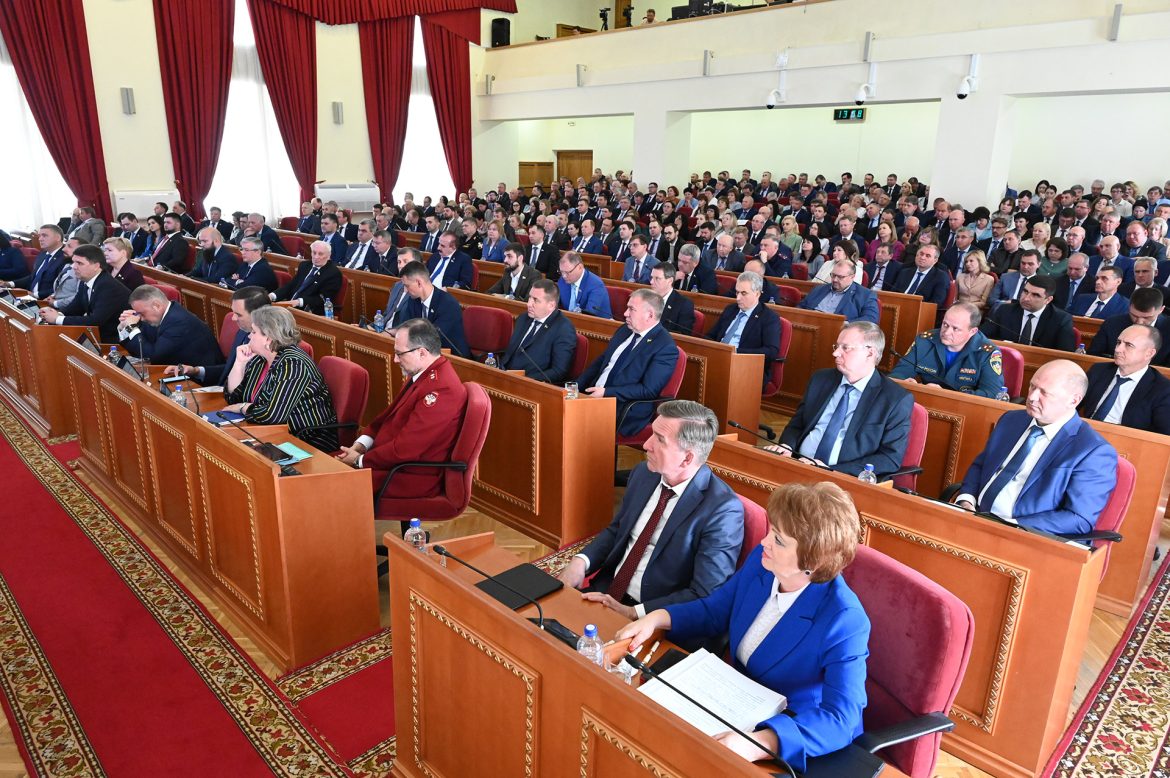Расходы областного бюджета на образование выросли на 2,2 млрд рублей